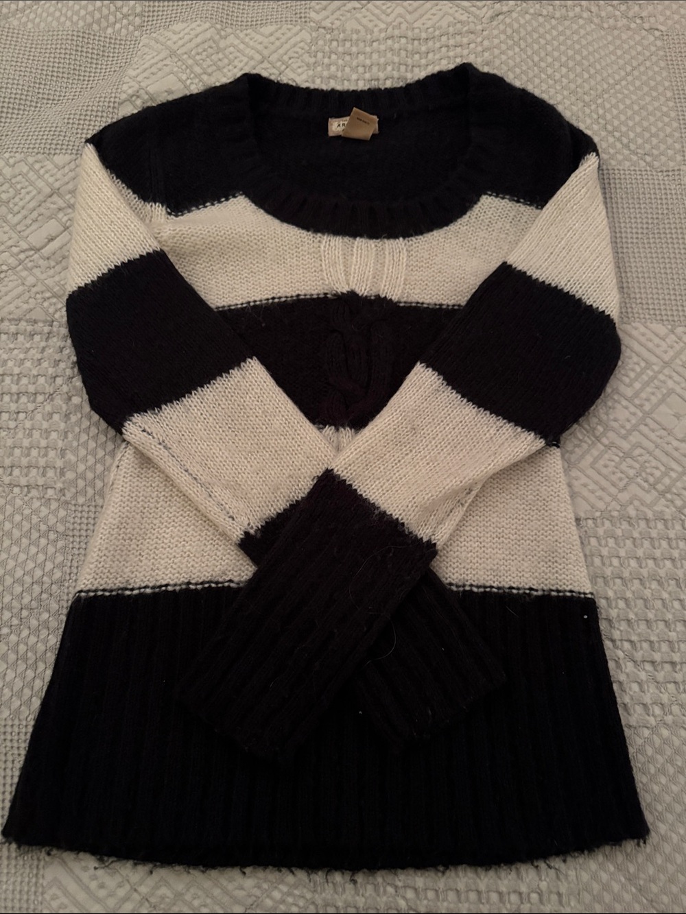 Vintage Striped Black and Cream Women’s Knit Sweater M